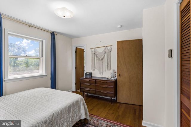 13767 CREST HILL RD, Flint Hill, VA 22627