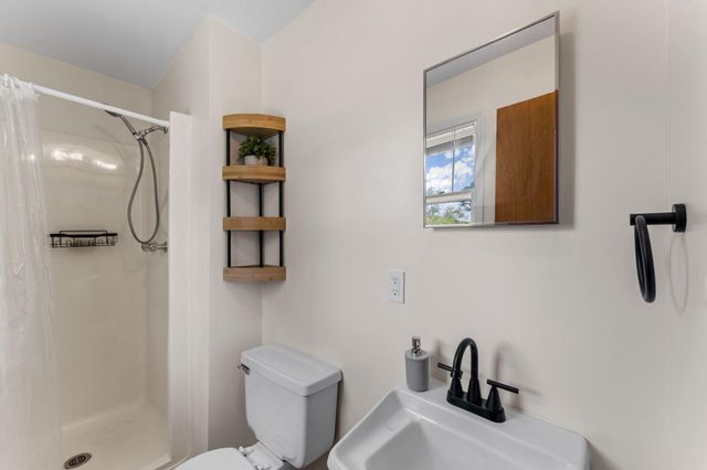 13767 CREST HILL RD, Flint Hill, VA 22627