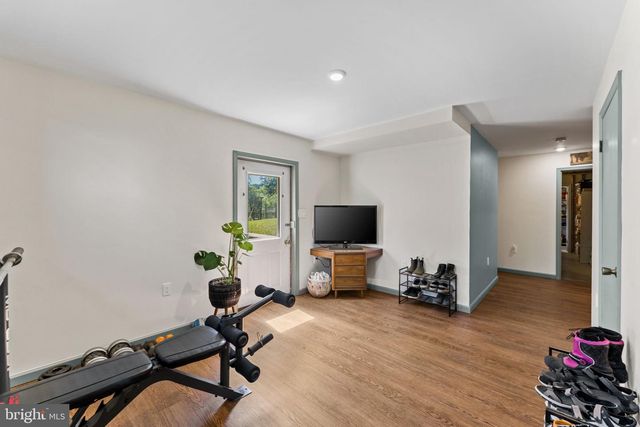 13767 CREST HILL RD, Flint Hill, VA 22627