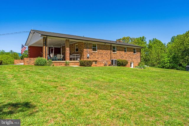 13767 CREST HILL RD, Flint Hill, VA 22627