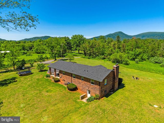 13767 CREST HILL RD, Flint Hill, VA 22627