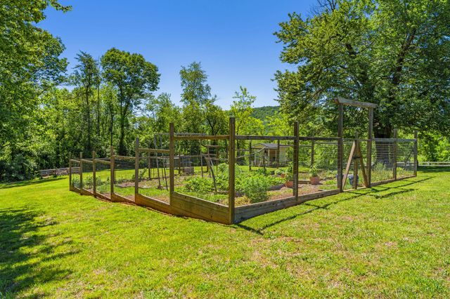 13767 CREST HILL RD, Flint Hill, VA 22627