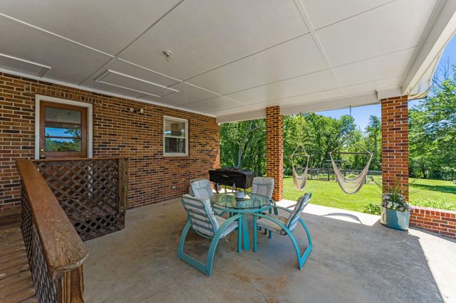13767 CREST HILL RD, Flint Hill, VA 22627
