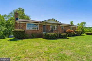 13767 CREST HILL RD, Flint Hill, VA 22627