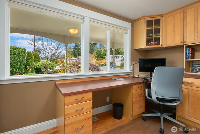 1452 8th Place S, Edmonds, WA 98020