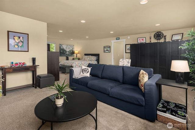 1452 8th Place S, Edmonds, WA 98020