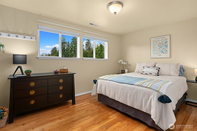 1452 8th Place S, Edmonds, WA 98020