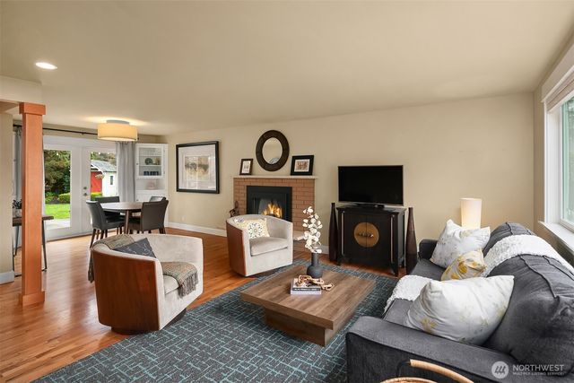 1452 8th Place S, Edmonds, WA 98020