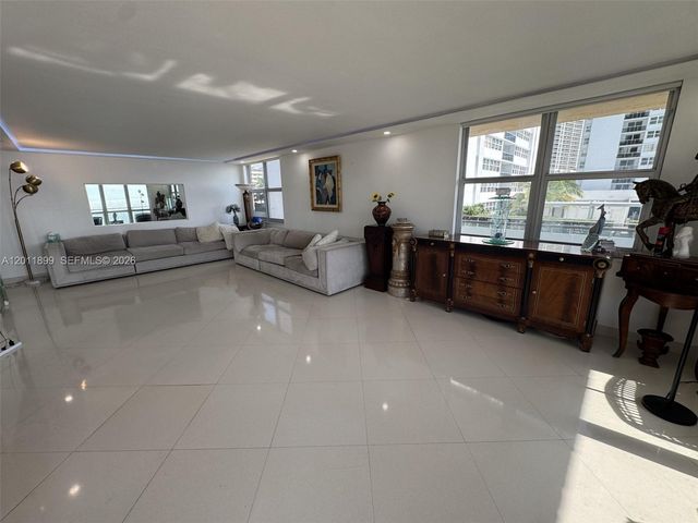 1912 S Ocean Drive 3D, Hallandale Beach, FL 33009
