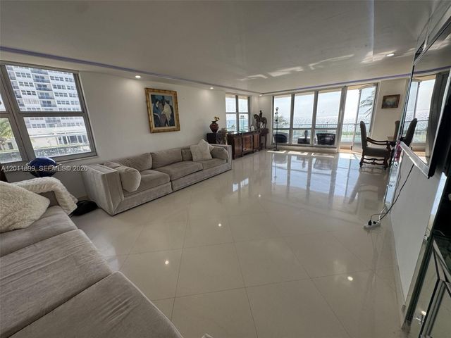 1912 S Ocean Drive 3D, Hallandale Beach, FL 33009
