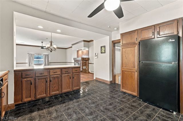 1953 Lawn Avenue, Lowellville, OH 44436
