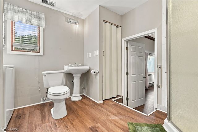 1953 Lawn Avenue, Lowellville, OH 44436