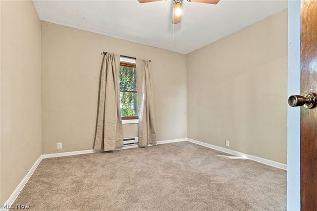 1953 Lawn Avenue, Lowellville, OH 44436