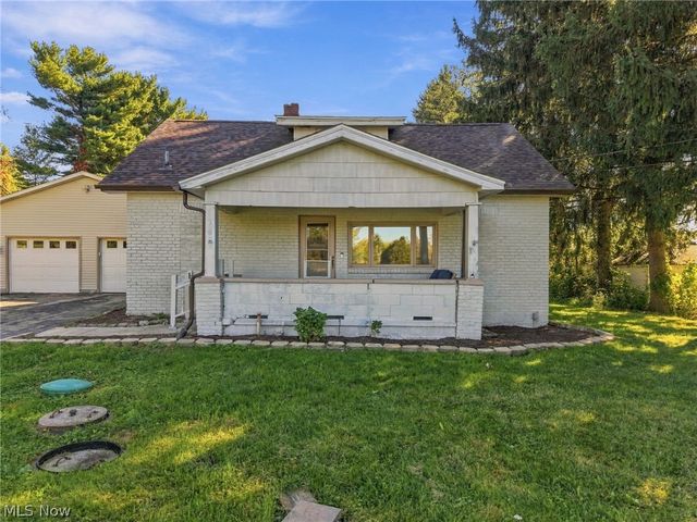 1953 Lawn Avenue, Lowellville, OH 44436