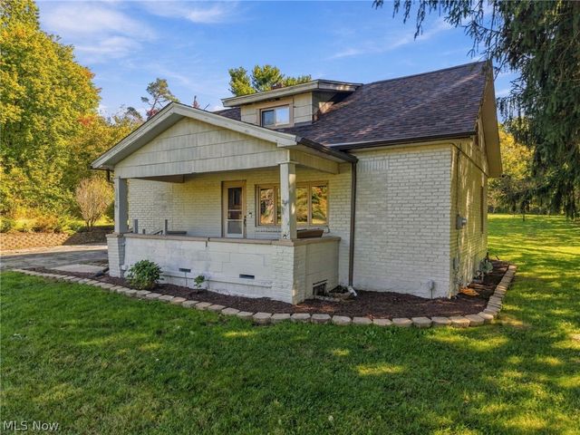 1953 Lawn Avenue, Lowellville, OH 44436