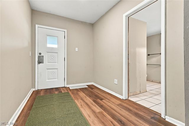 1953 Lawn Avenue, Lowellville, OH 44436
