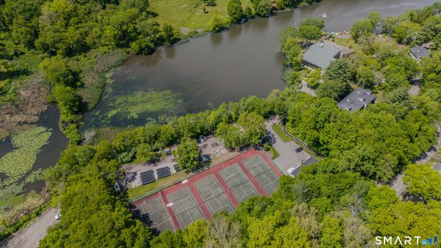 4 Woods Way 4, Woodbury, CT 06798