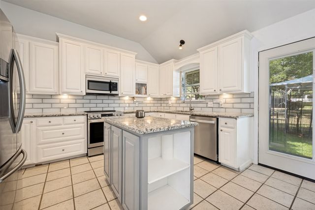 732 Charyl Lynn Drive, Argyle, TX 76226