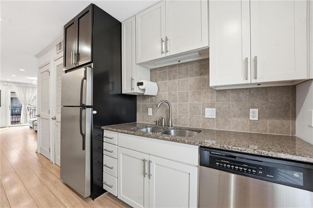 5004 Baltimore Street 204, Kansas City, MO 64112