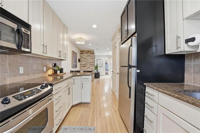 5004 Baltimore Street 204, Kansas City, MO 64112