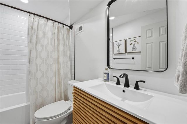 5004 Baltimore Street 204, Kansas City, MO 64112