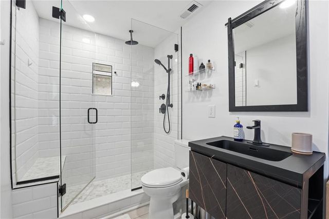 5004 Baltimore Street 204, Kansas City, MO 64112