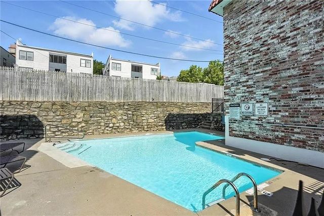 5004 Baltimore Street 204, Kansas City, MO 64112