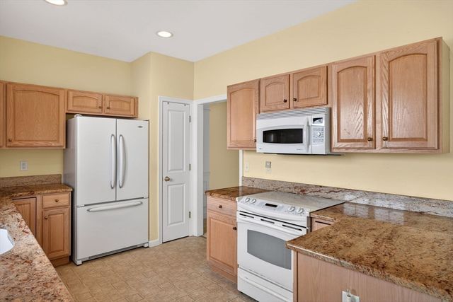 6 Champlain Cir, Plymouth, MA 02360