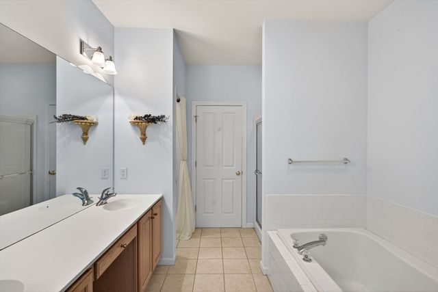 6 Champlain Cir, Plymouth, MA 02360