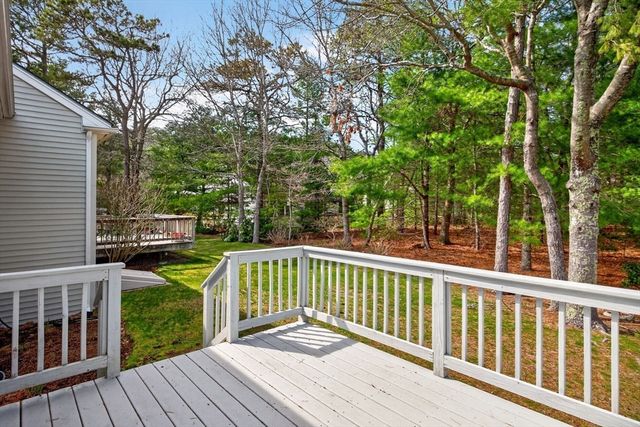 6 Champlain Cir, Plymouth, MA 02360