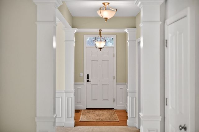 6 Champlain Cir, Plymouth, MA 02360