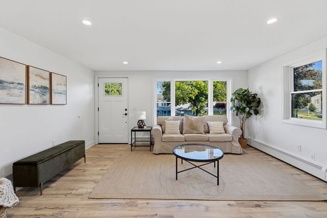 9 San Juan Drive, Bristol, RI 02809