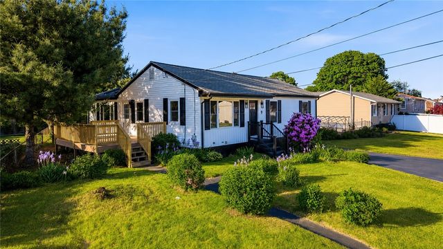 9 San Juan Drive, Bristol, RI 02809