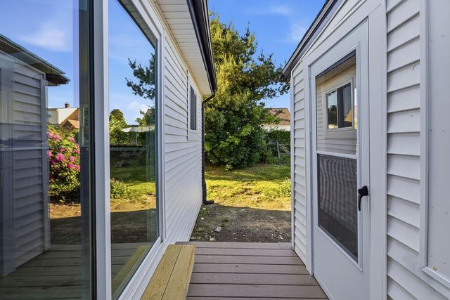 9 San Juan Drive, Bristol, RI 02809