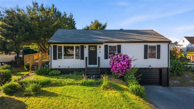 9 San Juan Drive, Bristol, RI 02809
