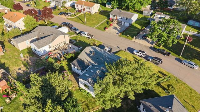 9 San Juan Drive, Bristol, RI 02809