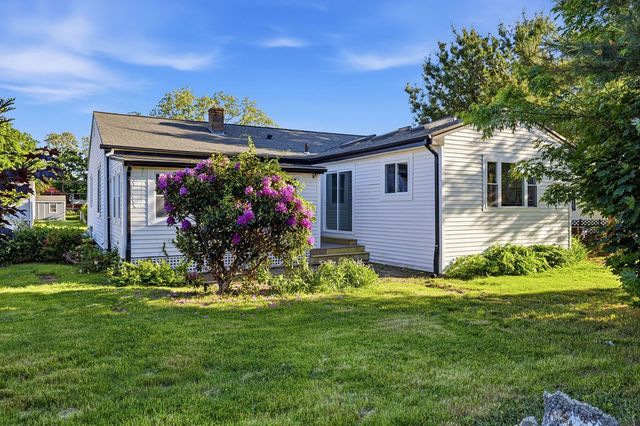 9 San Juan Drive, Bristol, RI 02809