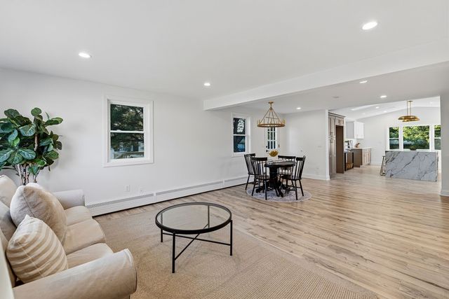 9 San Juan Drive, Bristol, RI 02809