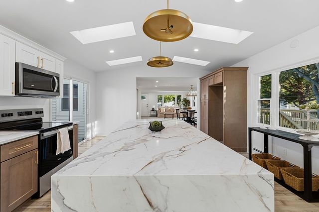 9 San Juan Drive, Bristol, RI 02809