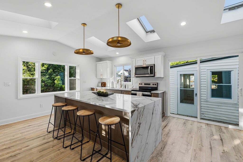 9 San Juan Drive, Bristol, RI 02809