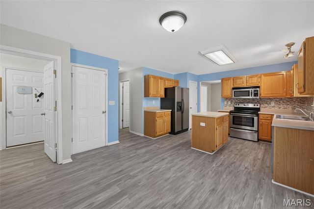 204 Boulder Point Drive, St Peters, MO 63376