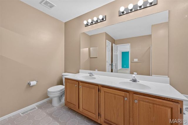 204 Boulder Point Drive, St Peters, MO 63376