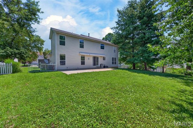 204 Boulder Point Drive, St Peters, MO 63376
