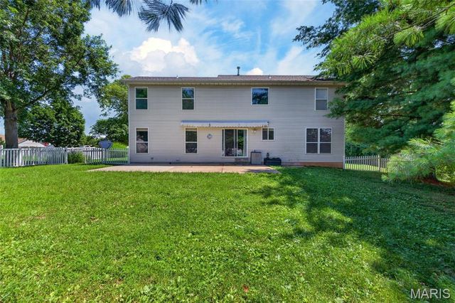 204 Boulder Point Drive, St Peters, MO 63376