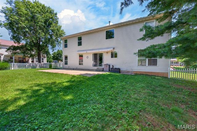 204 Boulder Point Drive, St Peters, MO 63376