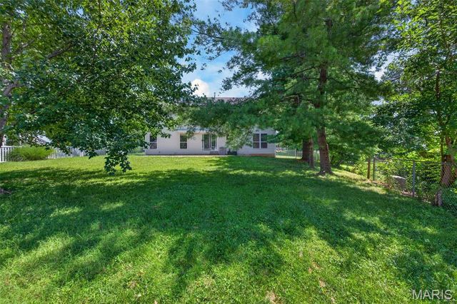 204 Boulder Point Drive, St Peters, MO 63376