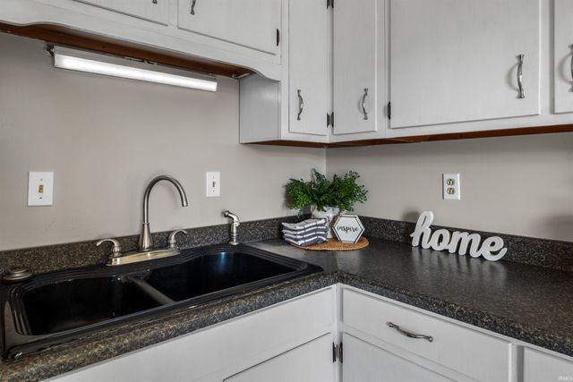 1006 E DELPHI Pike, Converse, IN 46919