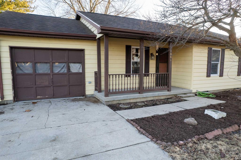 1006 E DELPHI Pike, Converse, IN 46919