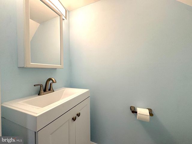 5612 7TH RD S, Arlington, VA 22204