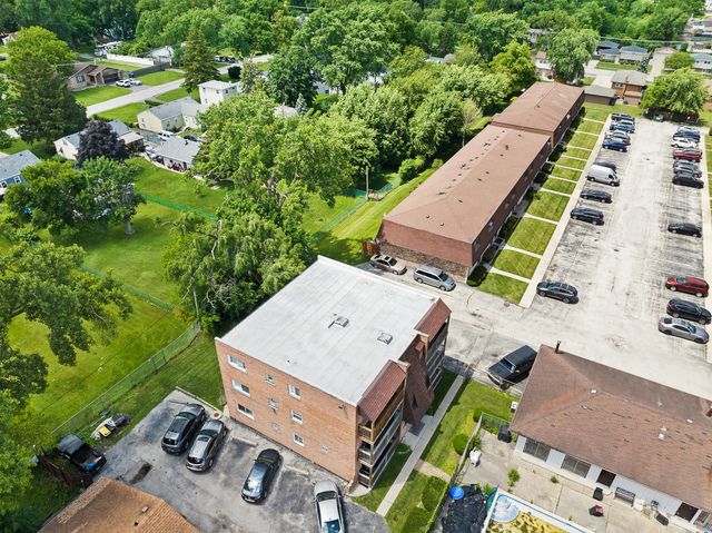 7610 S 88th Court 2N, Justice, IL 60458